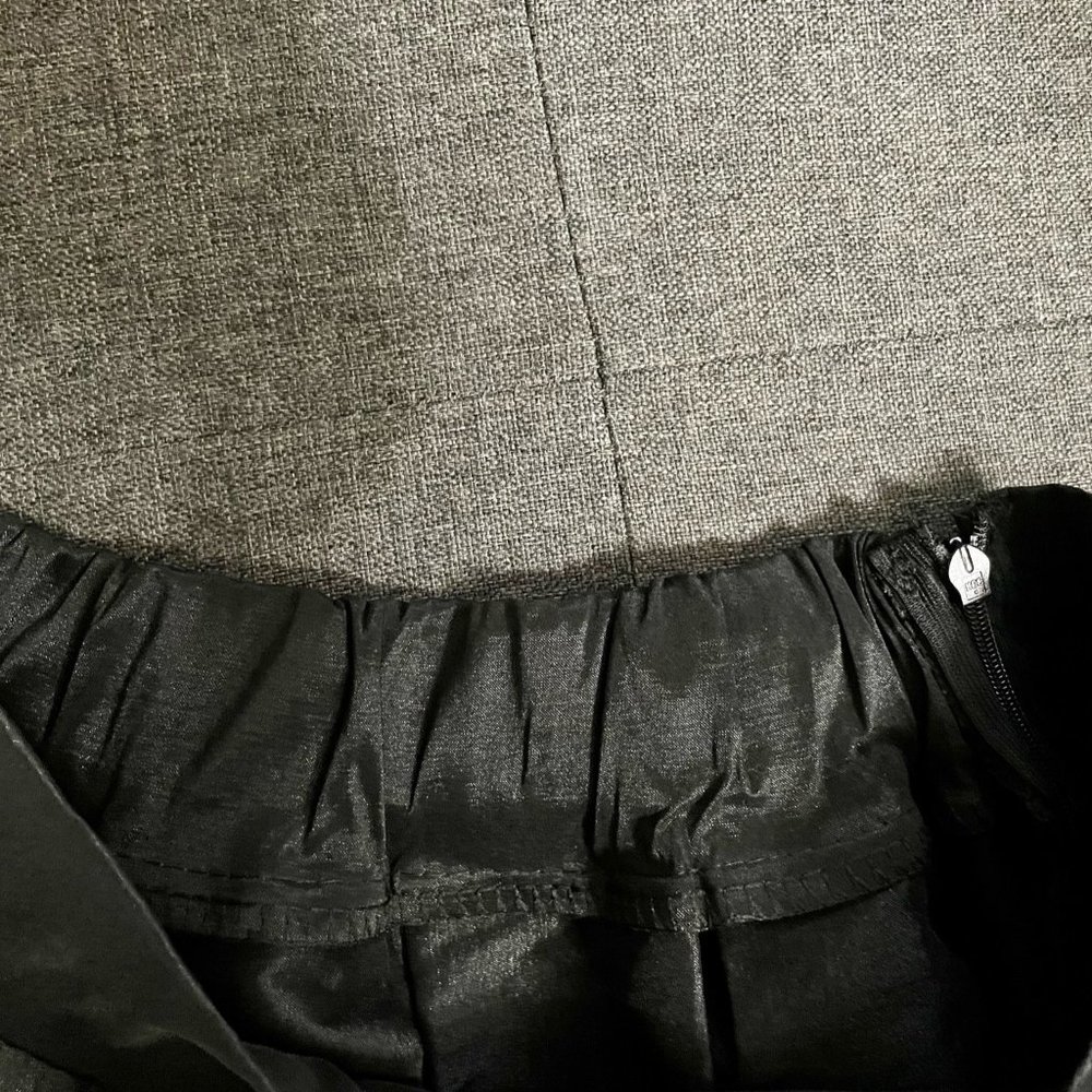 Black Pleated Maxi Skirt - Picture 3 of 5
